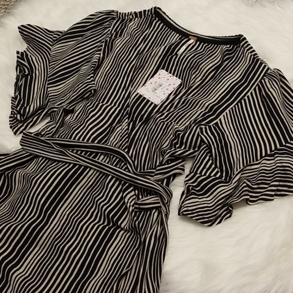 ***SOLD***Free People Wrapped Around My Finger Top - Picture 5 of 7